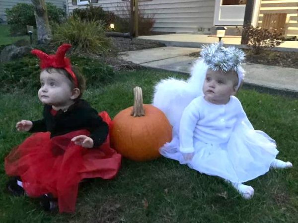 Twin Girls Halloween Costumes Ideas for Your Sweeties | Twiniversity #1 ...