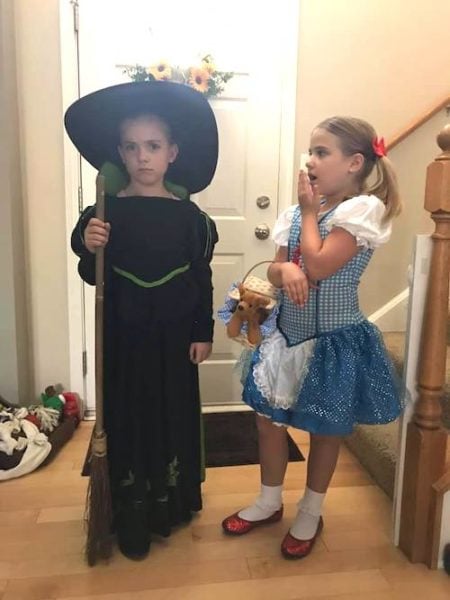 Twin Girls Halloween Costumes Ideas for Your Sweeties - Twiniversity