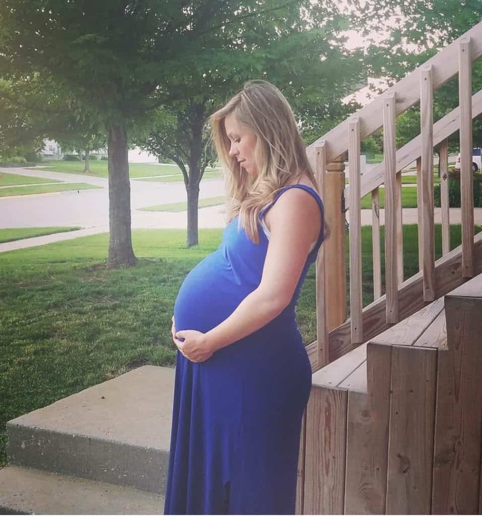 32 Weeks Pregnant With Twins: Tips, Advice & How To Prep | Twiniversity ...