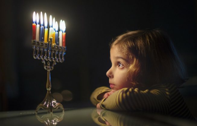 5 Tips to Include Your Kids in Hanukkah Celebrations - Twiniversity